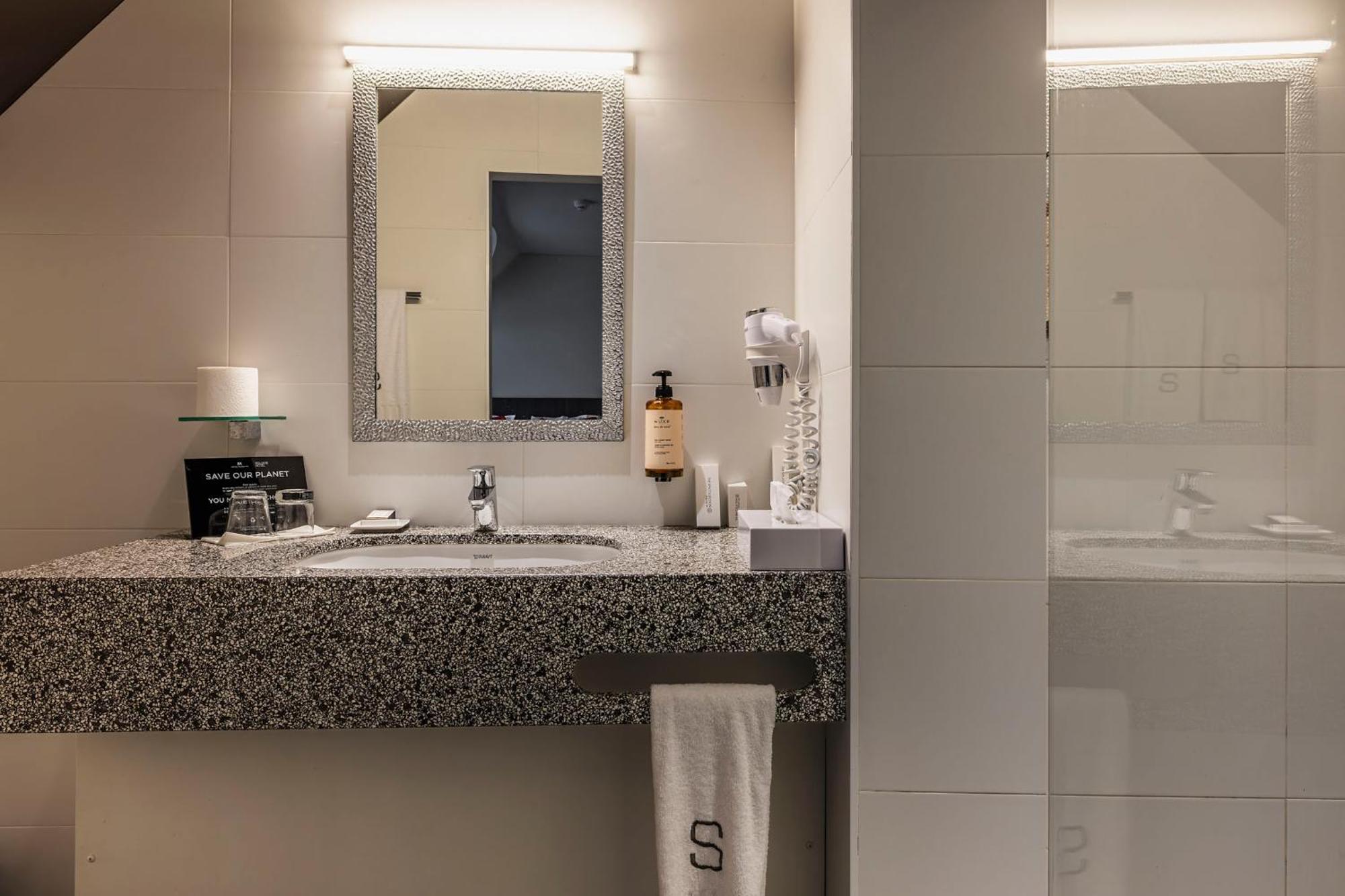 Square Hotel Arrondissement di Courtrai Esterno foto